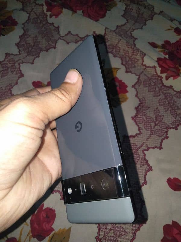 pixel 6 pro 12gb 128gb 9/10 condition 5