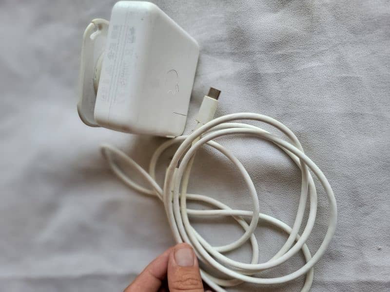 Apple 61W USB C Power Adapter 3