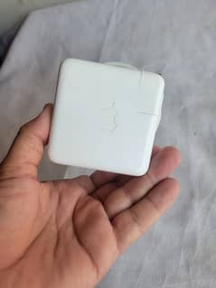 Apple 61W USB C Power Adapter 100% original