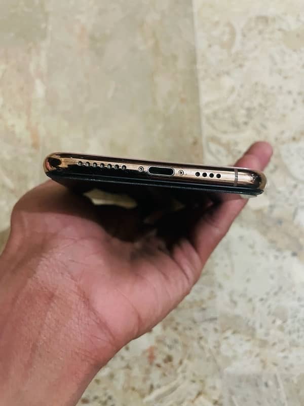 iphone xs max 256 gb pta aprroved gold colour 2