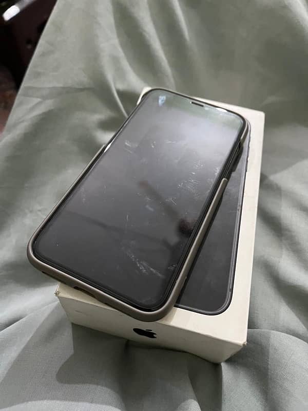 •iphone 11 jv with box• 3