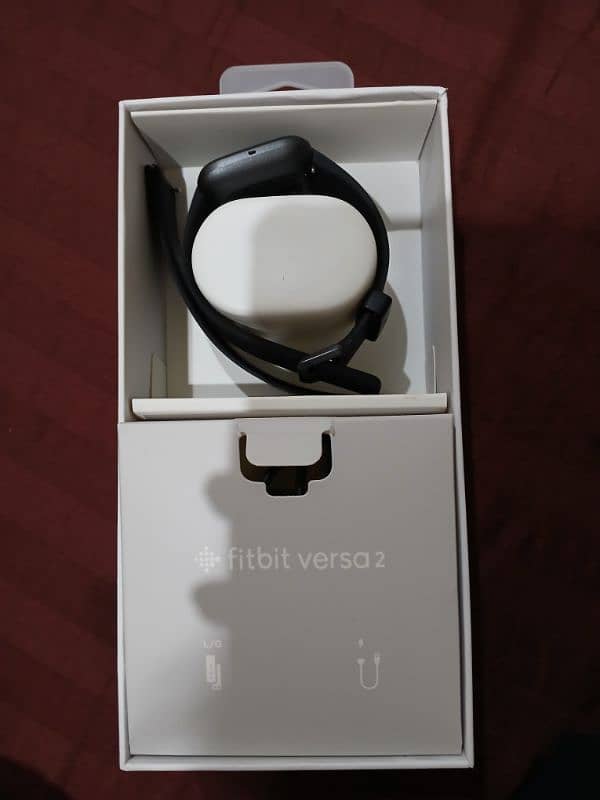 Fitbit Versa 2 Smartwatch carbon aluminium case 6