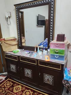 Mirror dressing table