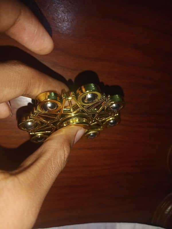 new fidget spinner golden colour 1