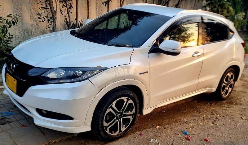 Honda Vezel Z Hybrid 2015 reg 2017 1