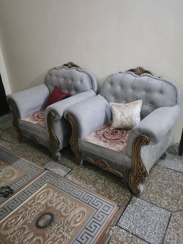 Sofa set in 10by10 Condition 3,1,1. 1