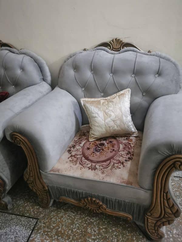 Sofa set in 10by10 Condition 3,1,1. 4