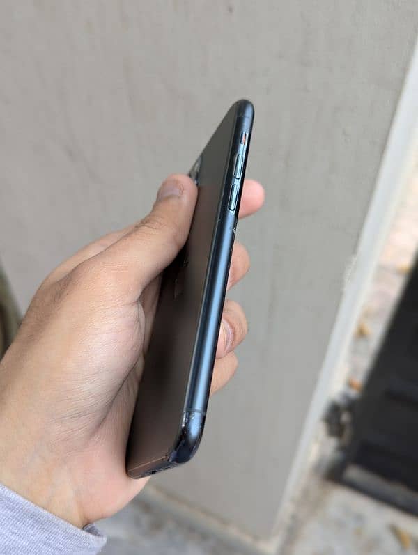 Iphone 11 pro 64gb PTA Approved 2