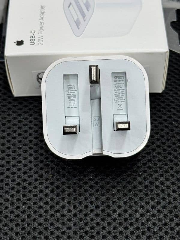 iphone original charger 1 min 3 to 4 percent charge with 1 week wrty 0