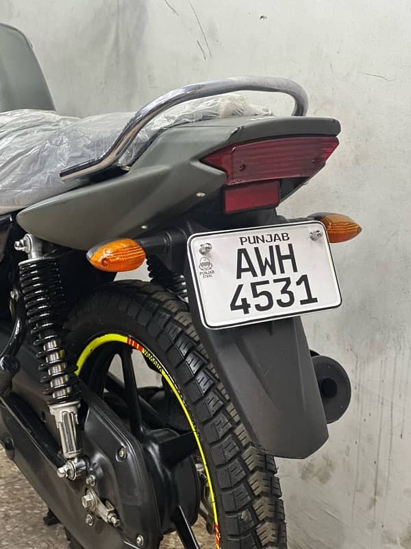 yamaha ybr125g 2024 model ( special edition ) 5