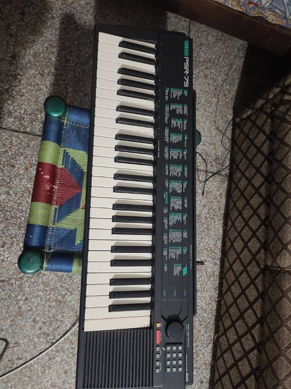 Yamaha Piano PSR-75 0