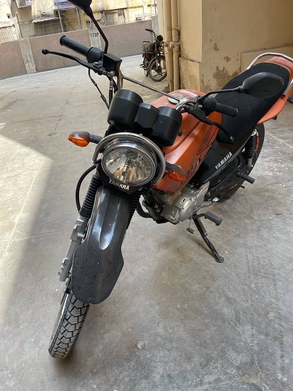 Yamaha 125 Ybr g 1