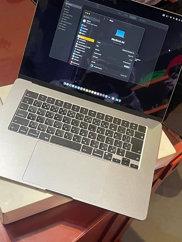 MACBOOK Air 15.2 M3 (8/256) 6