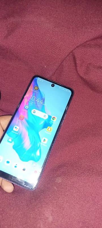 Tecno camen 18t 6ram 128 gb 4