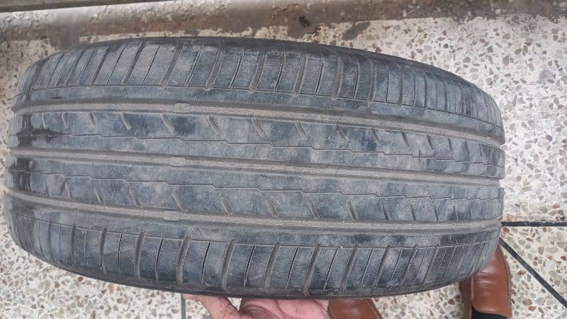 215/55/R17 yokohama used 3 tyres 5