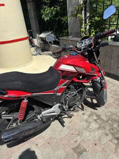 Honda CB 150F 2022 Model 8000km driven only