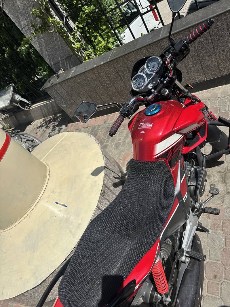 Honda CB 150F 2022 Model 8000km driven only 1