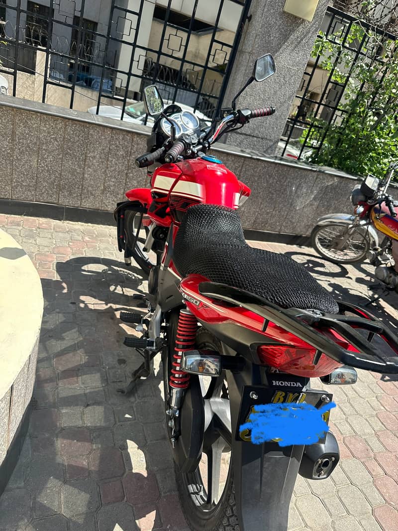 Honda CB 150F 2022 Model 8000km driven only 2