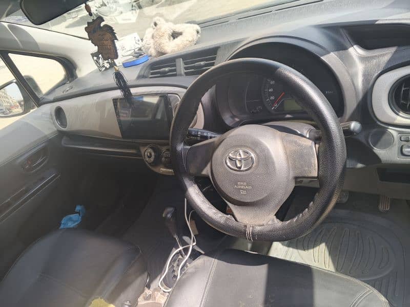 Toyota Vitz 2011 3