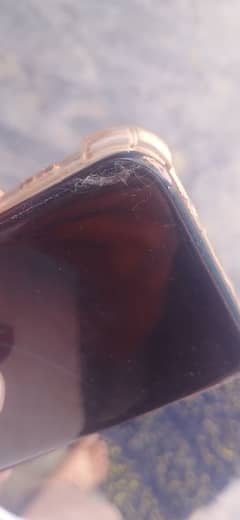 sumsung s8plus  8000 glass crack he off ho giya he charged Ho rha he