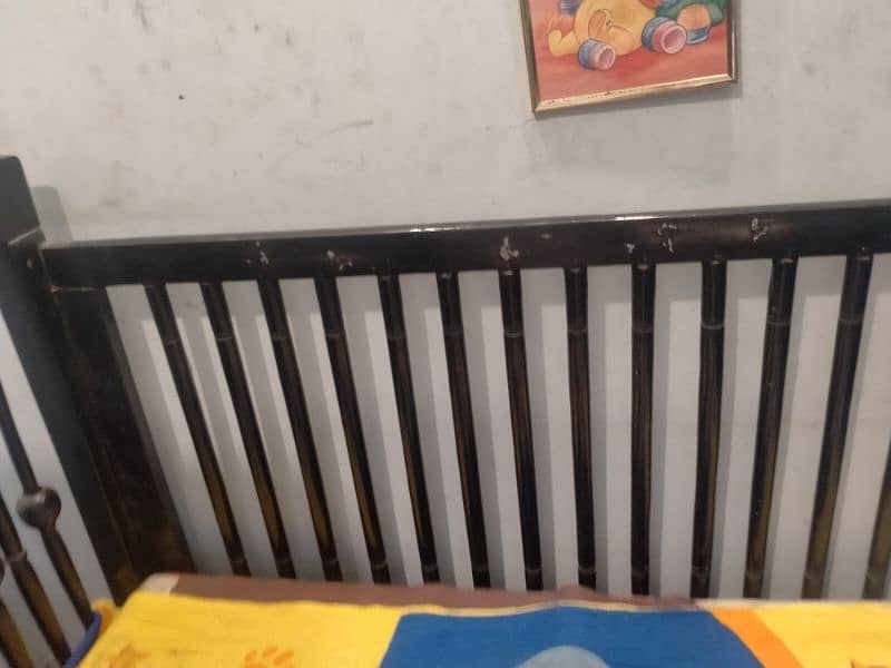 Baby cot in Heavy Wood 3