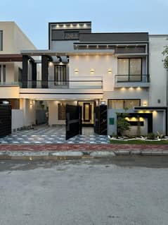 10 Marla Luxury Designer House For Sale In Bahria Town, Lahore In Low budget price