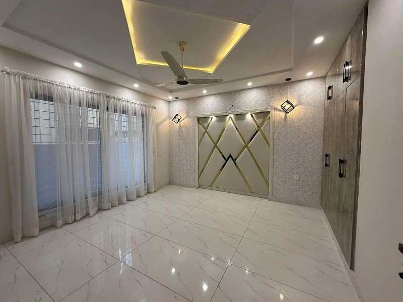 10 Marla Luxury Designer House For Sale In Bahria Town, Lahore In Low budget price 14