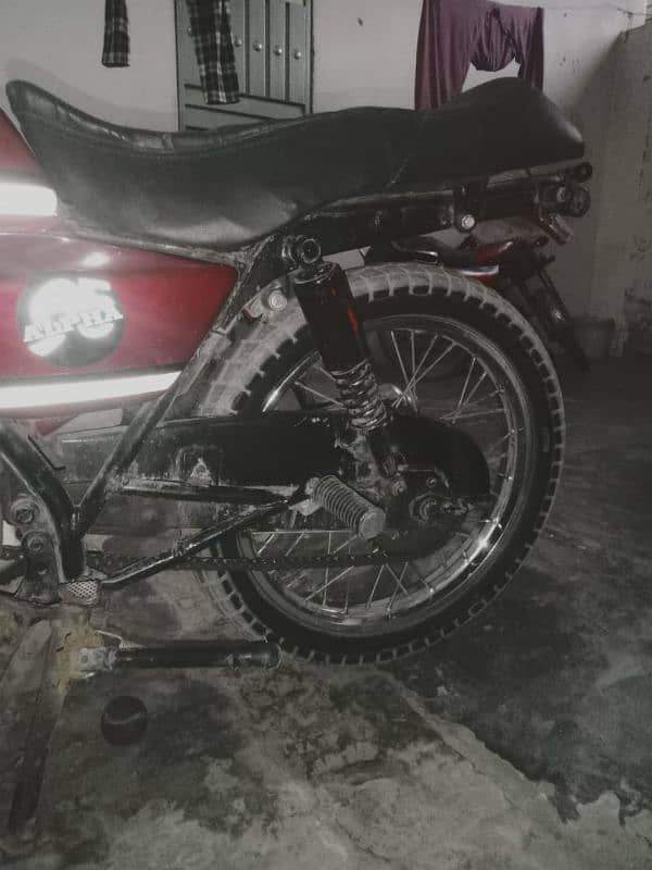 SUZUKI GS 150 2