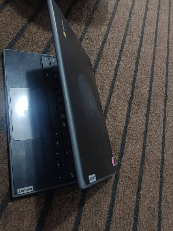 LENOVO Chorome book 4