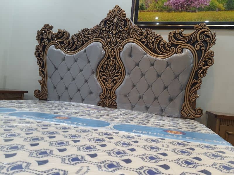 Carving Bed set new Not used king size Without mattris cinyoti style 3