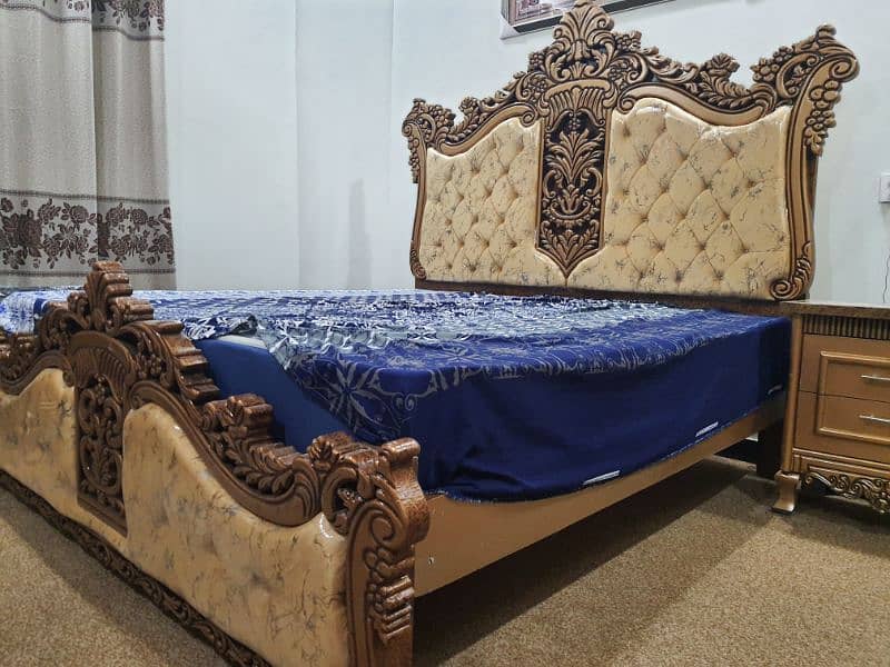 carving bed set new not used king size without mattris (call me) 2