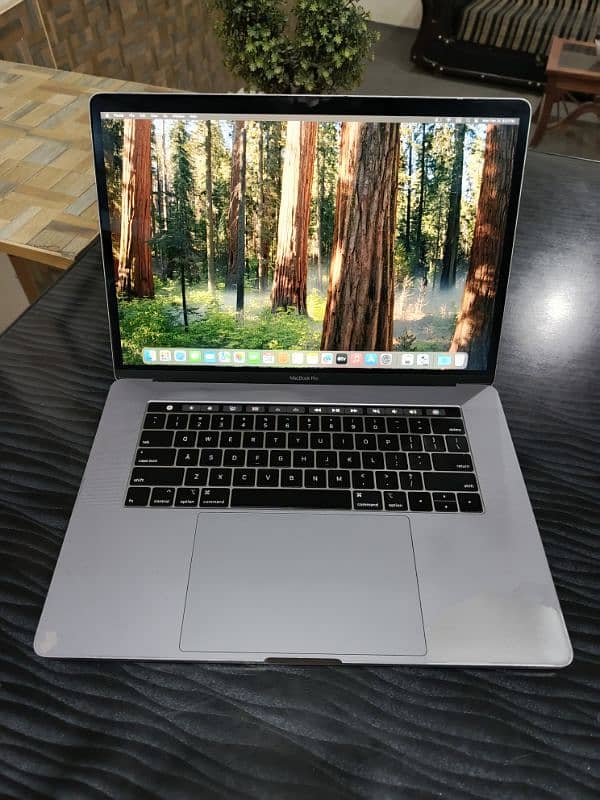 Macbook pro 2018 15 inch TouchBar 2