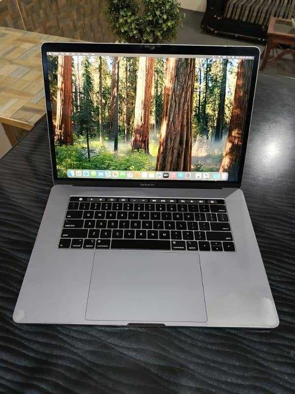 Macbook pro 2018 15 inch TouchBar 4