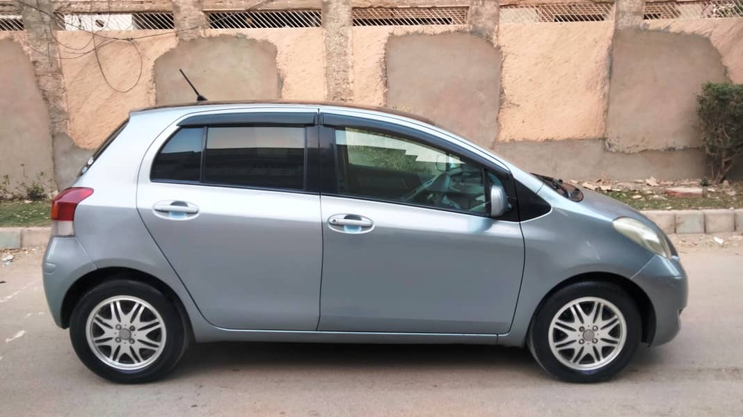 TOYOTA VITZ Automatic Model 2008 Registered 2012 Grey color. 4