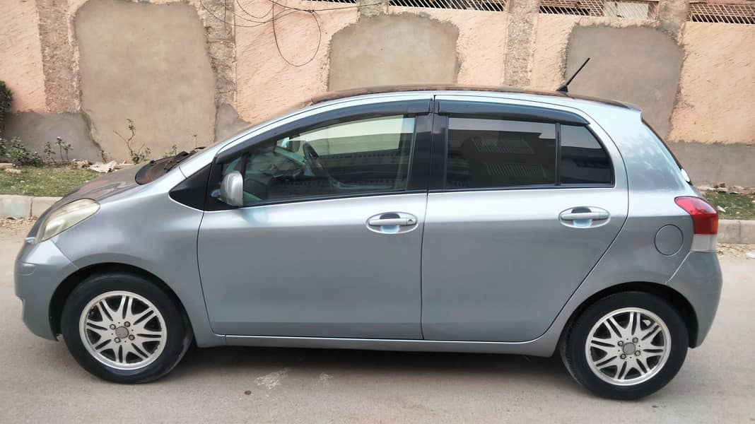 TOYOTA VITZ Automatic Model 2008 Registered 2012 Grey color. 5