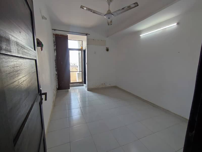 2 bedroom apartment with balcony for rent 4