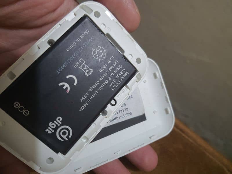 Zong 4G Bolt plus internet device. 1
