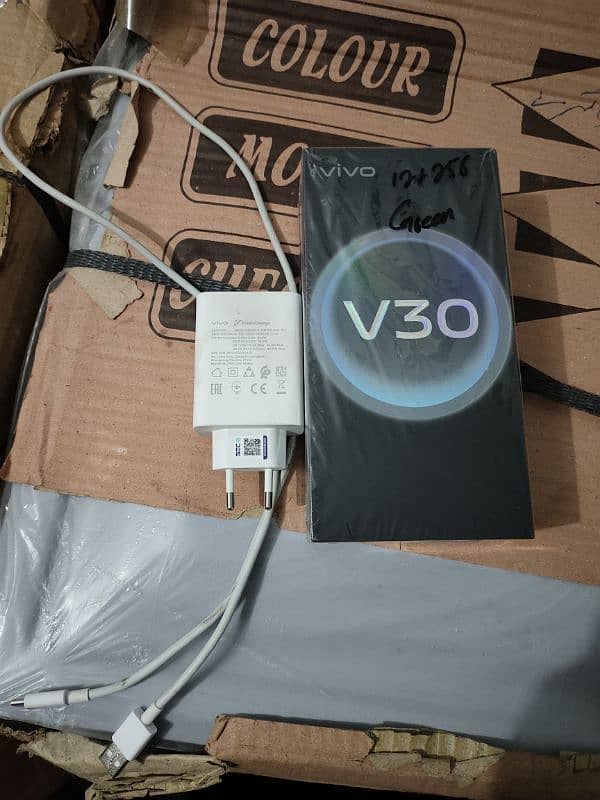 Vivo V30 6