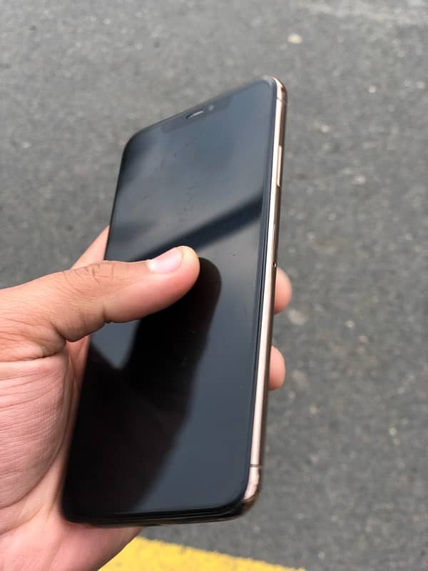 iphone xsmax 256 gb singal sim pta approved 4