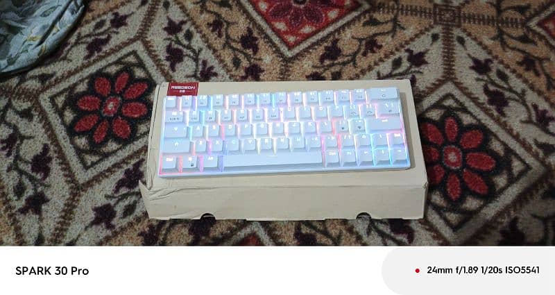 mini gaming RGB keyboard fully new 10/10 6