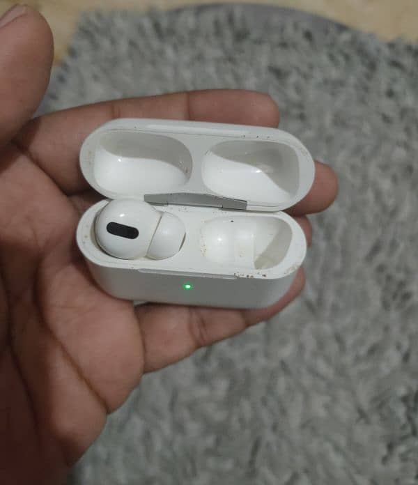 Apple Airpods generation 1 3