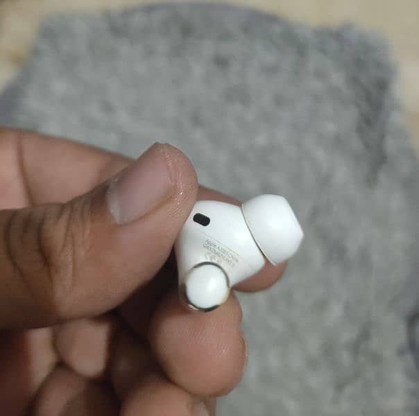 Apple Airpods generation 1 4