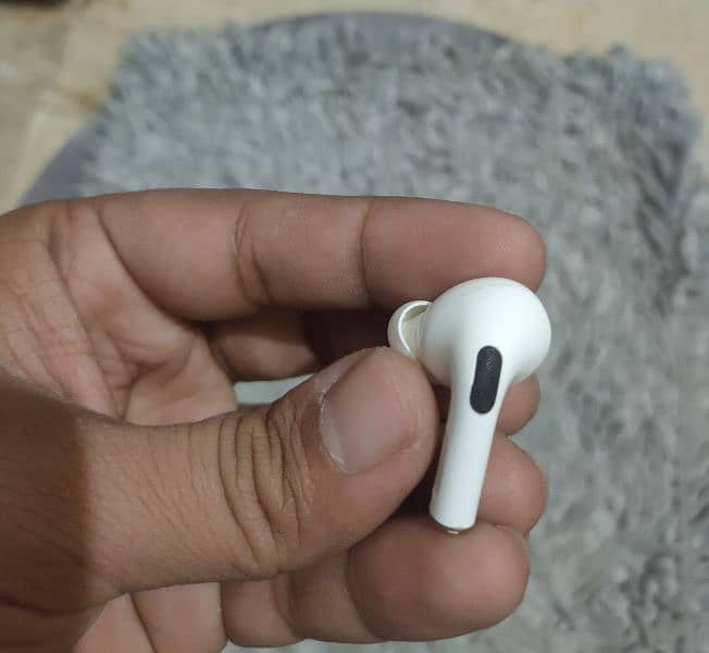 Apple Airpods generation 1 6