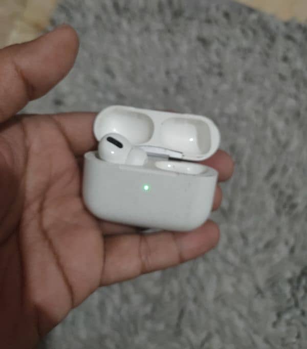 Apple Airpods generation 1 7