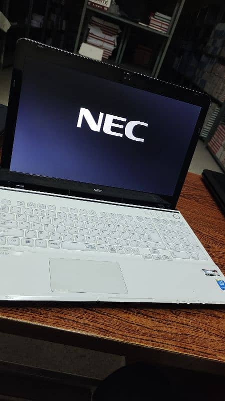 NEC japanese laptop i 3 4grn 8gb ram ddr4 120ssd 2