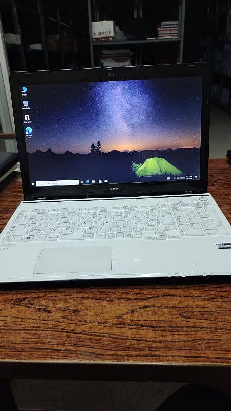 NEC japanese laptop i 3 4grn 8gb ram ddr4 120ssd 9