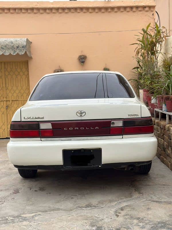 Toyota Corolla XE 2001 4