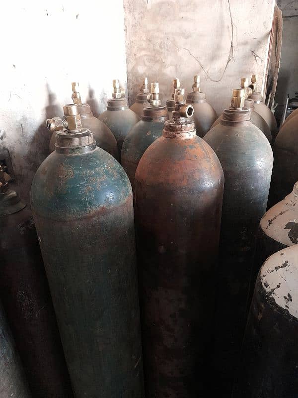 oxygen cylinders 1