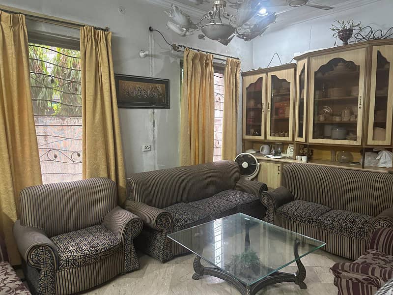 10 Marla House For Sale In Johar Town, Block L Prime Location With 5 Bedrooms And Modern Amenities 18