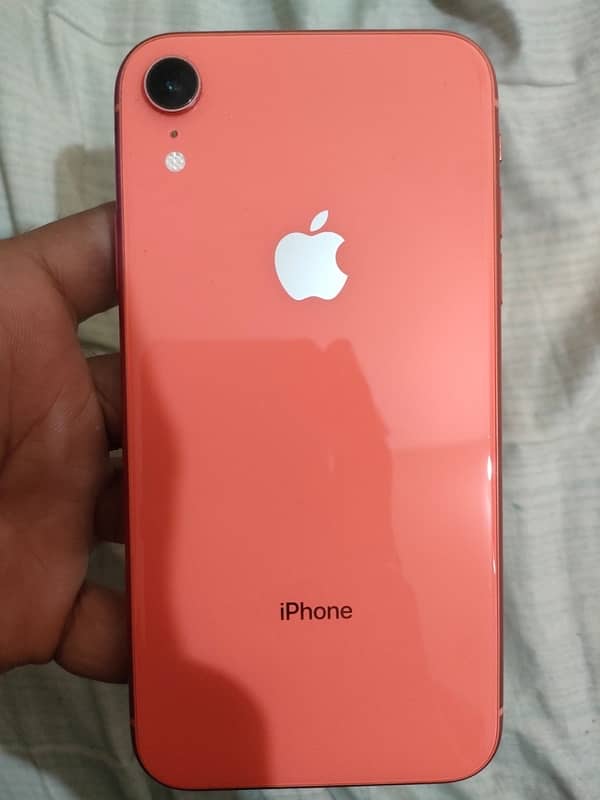 Iphone xr factory unlock 64 gb water pack koi masla nai hai all ok 4